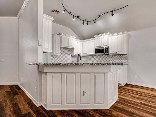 11108 SW 8th Street, Yukon, OK 73099