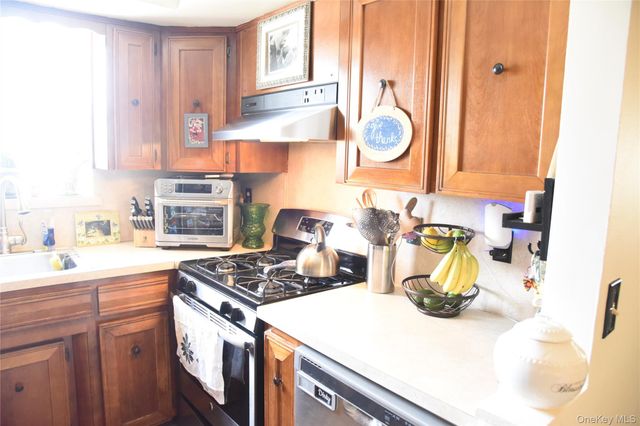 3236 Radio Drive, Bronx, NY 10465