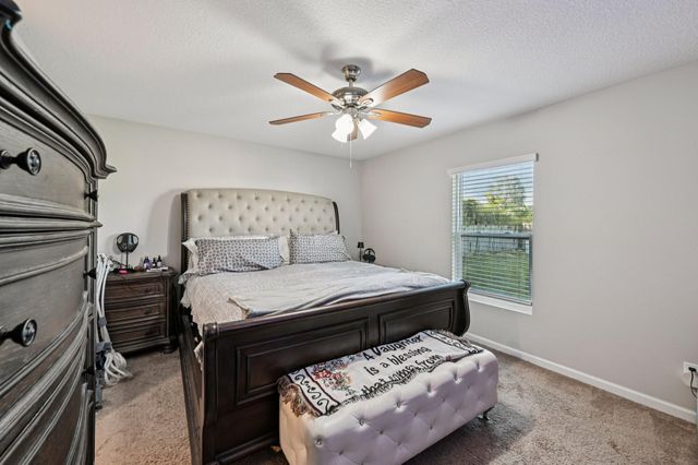 593 NW Avon Ave, Port St Lucie, FL 34983