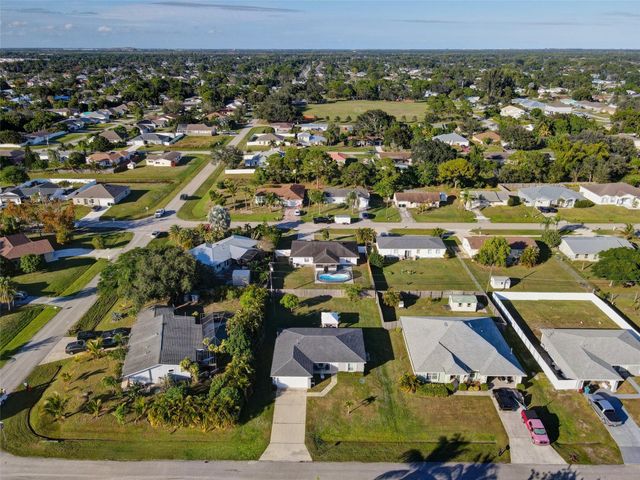 593 NW Avon Ave, Port St Lucie, FL 34983