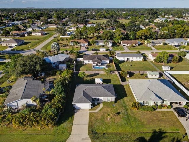 593 NW Avon Ave, Port St Lucie, FL 34983