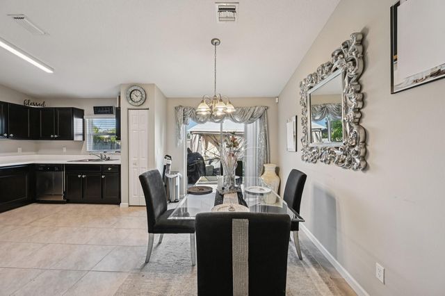 593 NW Avon Ave, Port St Lucie, FL 34983