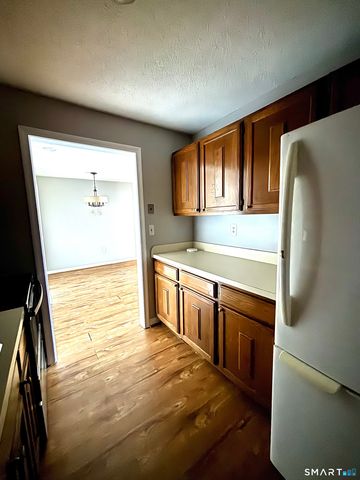90 Kane Street B6, West Hartford, CT 06119