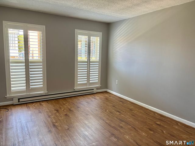 90 Kane Street B6, West Hartford, CT 06119