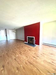 90 Kane Street B6, West Hartford, CT 06119
