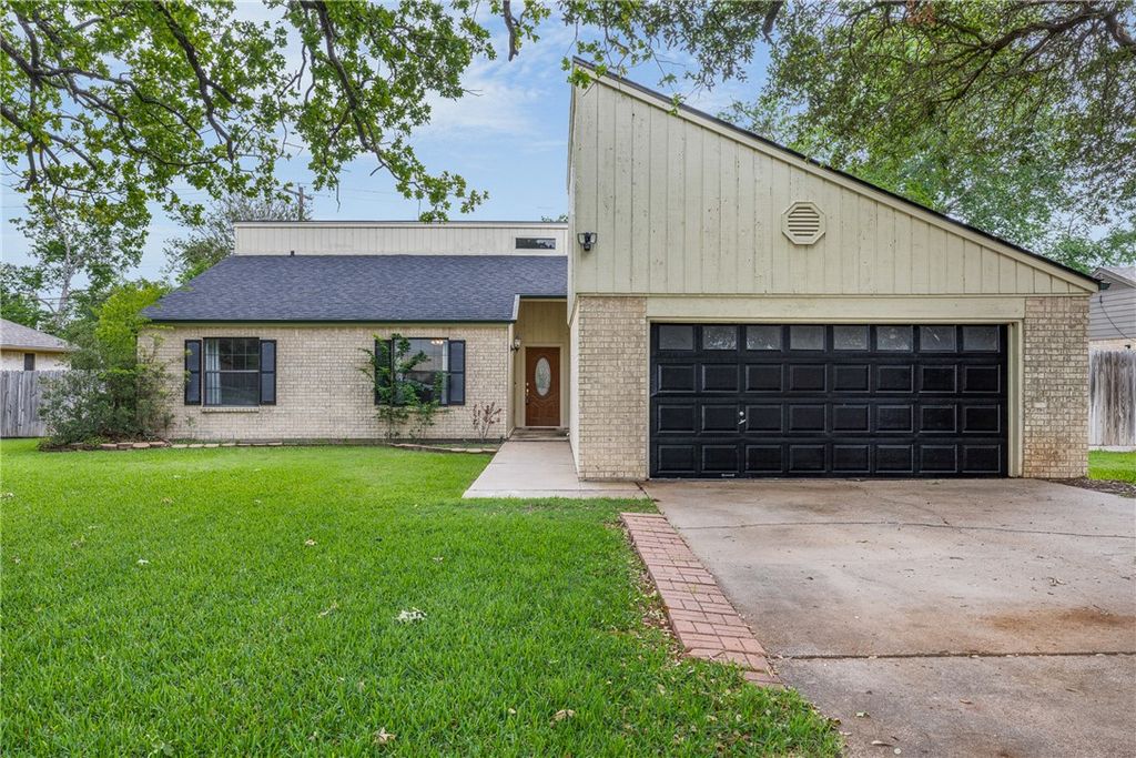 3803 Old Oaks Drive, Bryan, TX 77802 — photo 3