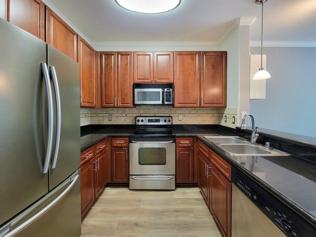 9200 Westheimer Road 305, Houston, TX 77063