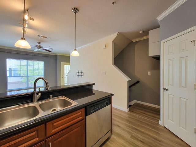 9200 Westheimer Road 305, Houston, TX 77063