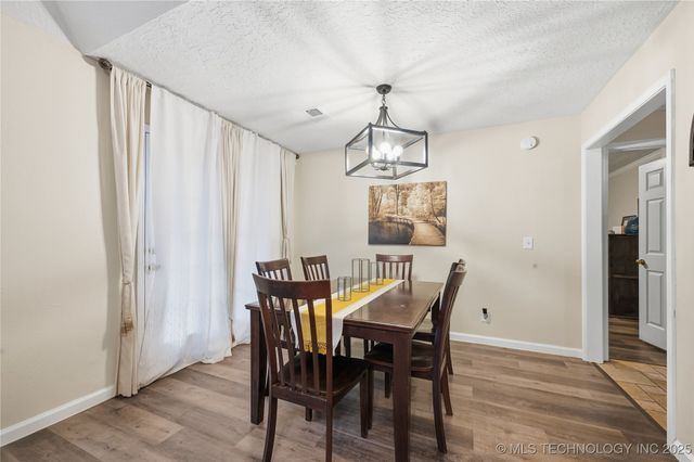 1017 W Pittsburg Place, Broken Arrow, OK 74012