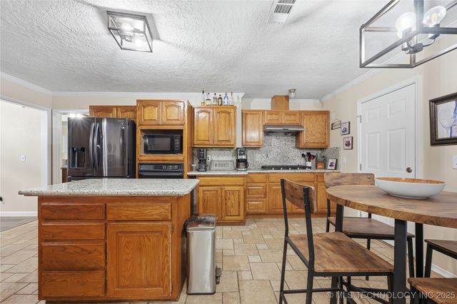 1017 W Pittsburg Place, Broken Arrow, OK 74012