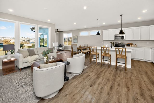 9101 Robinson Drive, West Des Moines, IA 50266