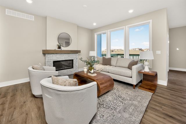 9101 Robinson Drive, West Des Moines, IA 50266