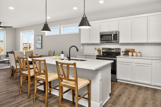 9101 Robinson Drive, West Des Moines, IA 50266