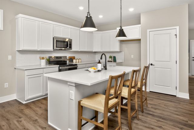 9101 Robinson Drive, West Des Moines, IA 50266