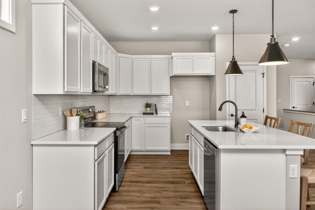 9101 Robinson Drive, West Des Moines, IA 50266