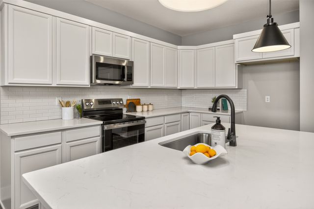 9101 Robinson Drive, West Des Moines, IA 50266