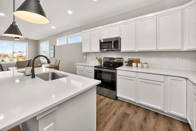 9101 Robinson Drive, West Des Moines, IA 50266