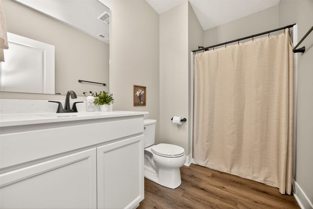 9101 Robinson Drive, West Des Moines, IA 50266