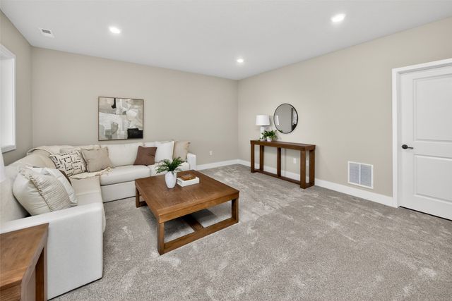 9101 Robinson Drive, West Des Moines, IA 50266