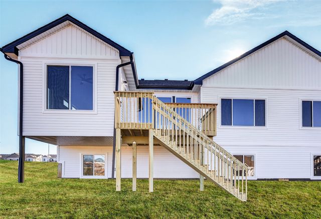 9101 Robinson Drive, West Des Moines, IA 50266