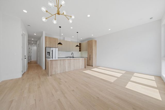 1244 N Kedzie Avenue 4, Chicago, IL 60651