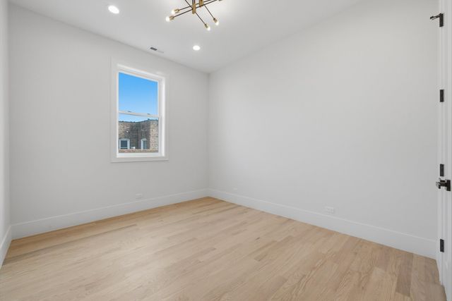 1244 N Kedzie Avenue 4, Chicago, IL 60651