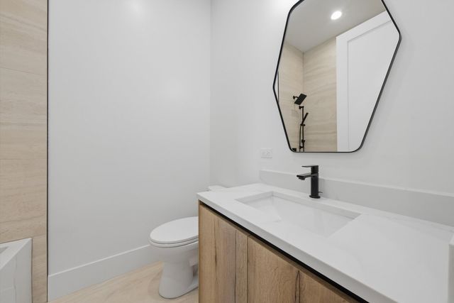 1244 N Kedzie Avenue 4, Chicago, IL 60651