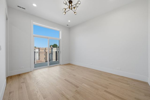 1244 N Kedzie Avenue 4, Chicago, IL 60651