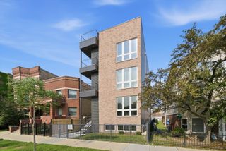 1244 N Kedzie Avenue 4, Chicago, IL 60651