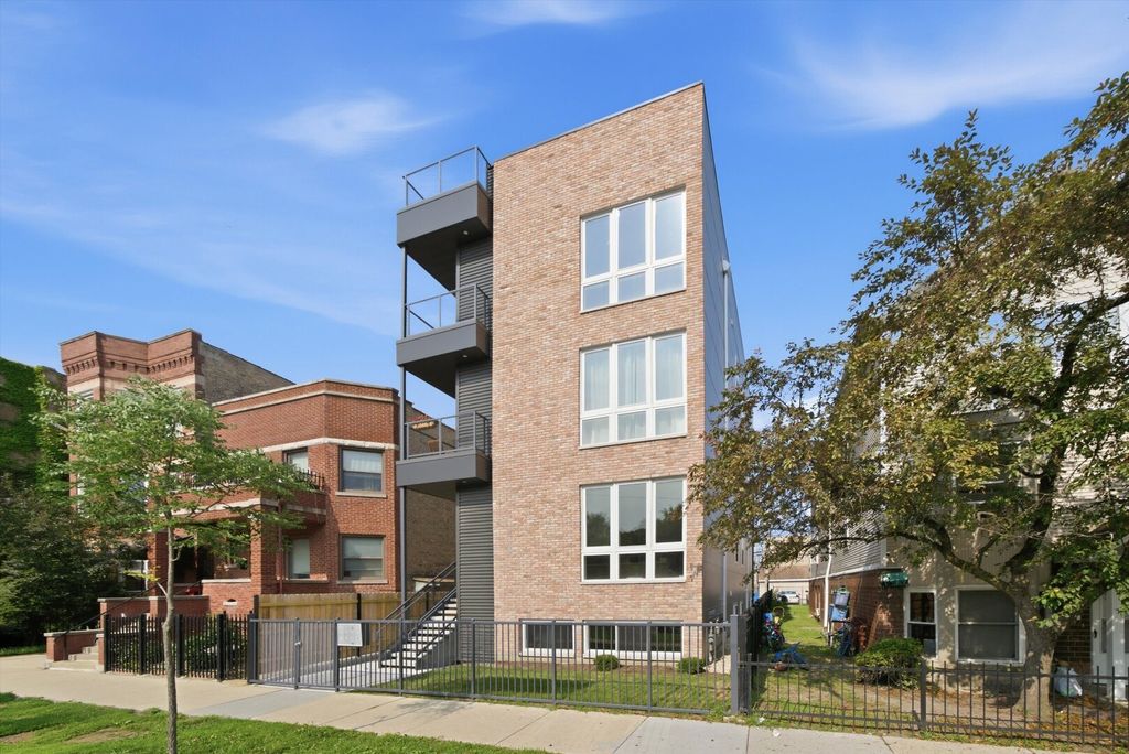 1244 N Kedzie Avenue 4, Chicago, IL 60651