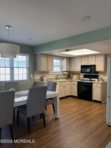 23 Hastings Drive, Forked River, NJ 08731