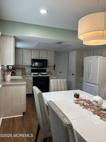 23 Hastings Drive, Forked River, NJ 08731