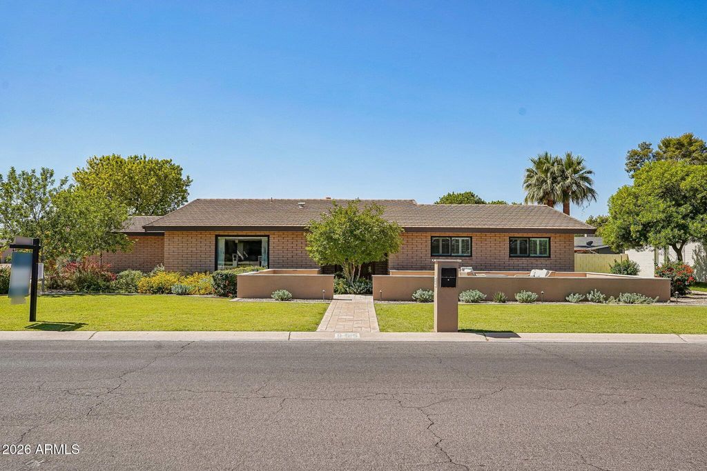 855 N VILLA NUEVA Drive, Litchfield Park, AZ 85340