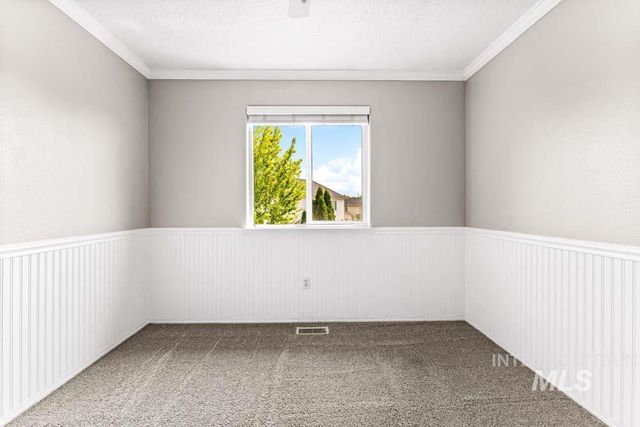 453 E Chapparosa Dr, Kuna, ID 83634