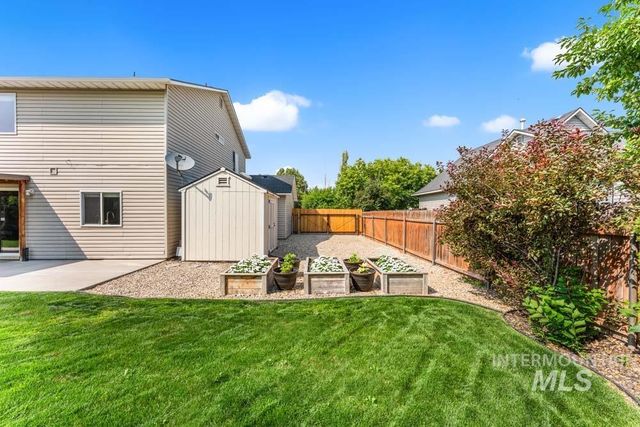 453 E Chapparosa Dr, Kuna, ID 83634
