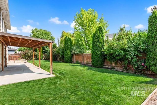 453 E Chapparosa Dr, Kuna, ID 83634