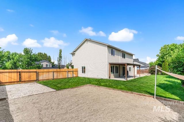453 E Chapparosa Dr, Kuna, ID 83634