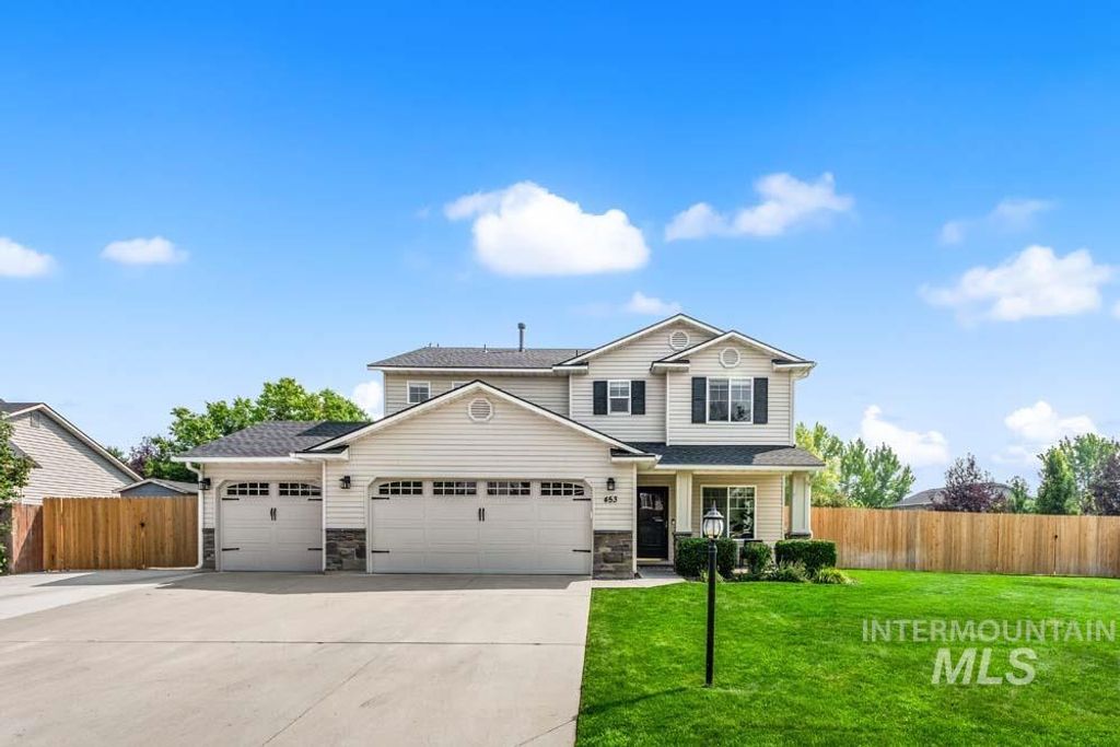 453 E Chapparosa Dr, Kuna, ID 83634