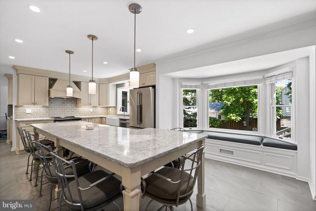 7905 BELLEFLOWER DR, Springfield, VA 22152
