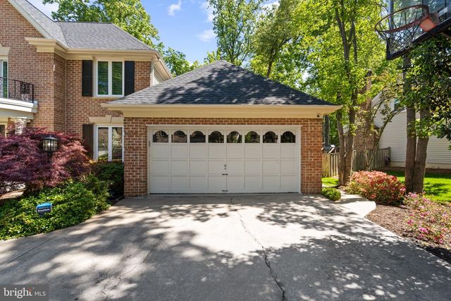 7905 BELLEFLOWER DR, Springfield, VA 22152
