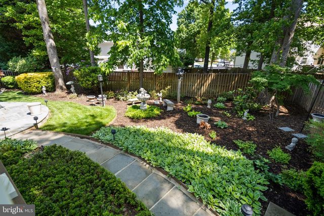 7905 BELLEFLOWER DR, Springfield, VA 22152