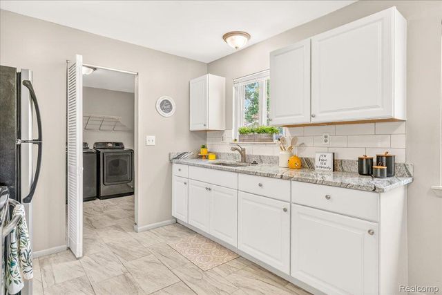 15121 Kerstyn Street, Taylor, MI 48180