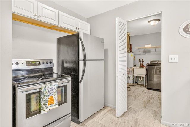 15121 Kerstyn Street, Taylor, MI 48180
