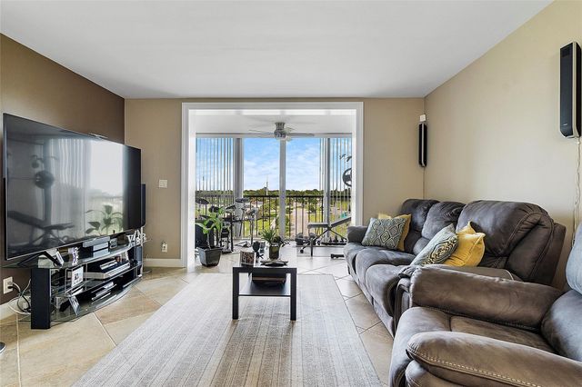 4550 NW 18TH Avenue 505, Deerfield Beach, FL 33064