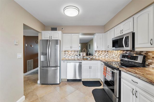 4550 NW 18TH Avenue 505, Deerfield Beach, FL 33064