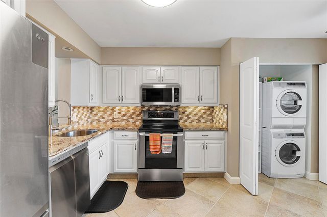 4550 NW 18TH Avenue 505, Deerfield Beach, FL 33064