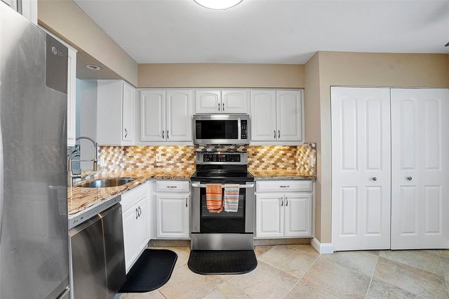 4550 NW 18TH Avenue 505, Deerfield Beach, FL 33064