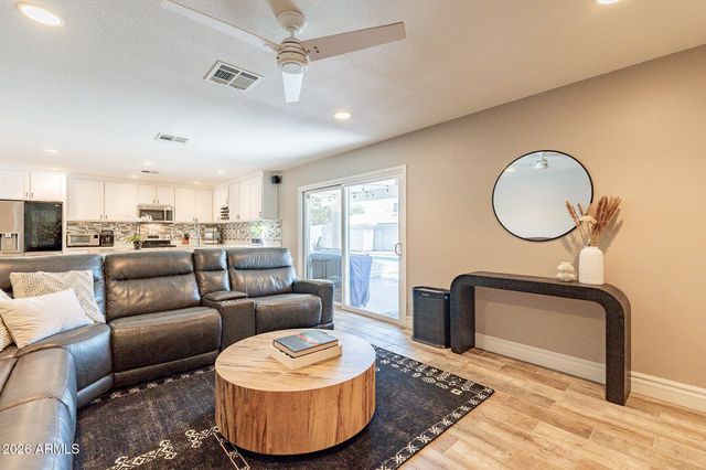 2033 E HARVARD Drive, Tempe, AZ 85283