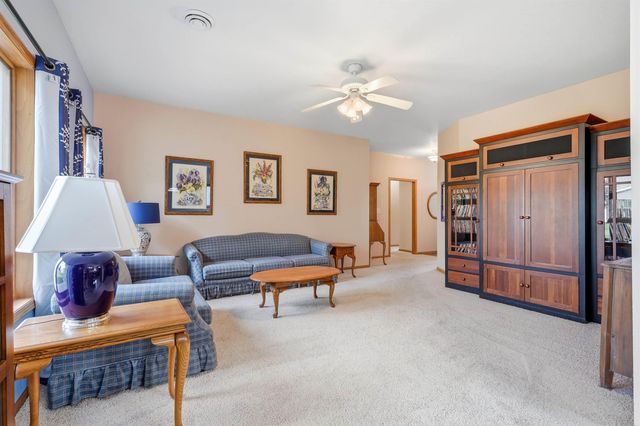 4225 Harvest Lane, Cedar Falls, IA 50613