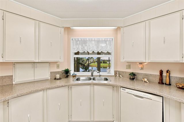 106 KING ARTHUR DRIVE, Nokomis, FL 34275